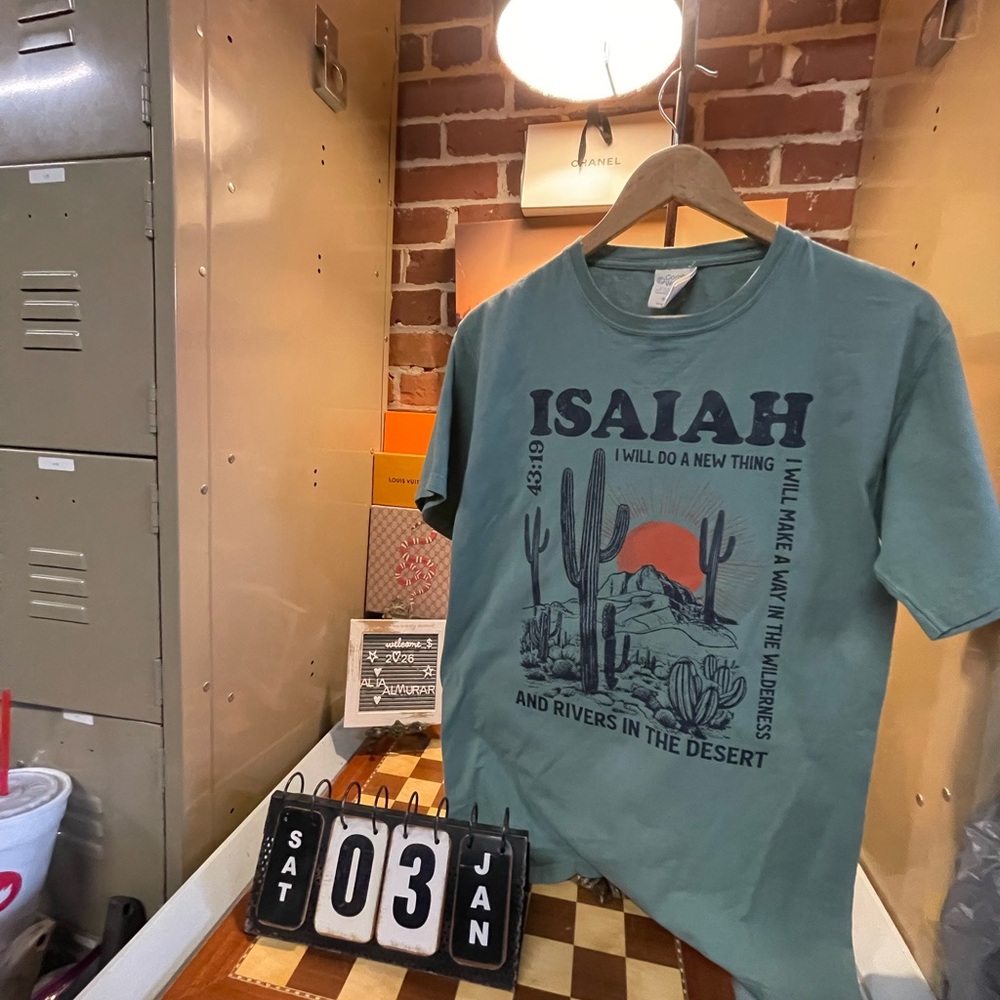 Isaiah Graphic Short Sleeve Tee - Sage Green